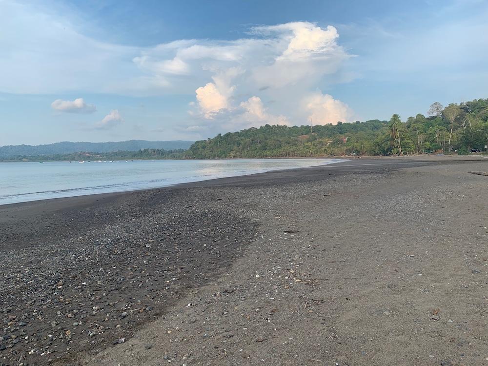 Indigenous Drake Cabins
