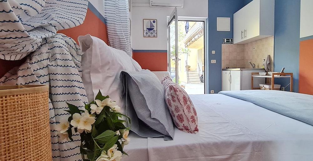 Studio Apartments Roza - A Charming Oasis in the Centre of Makarska