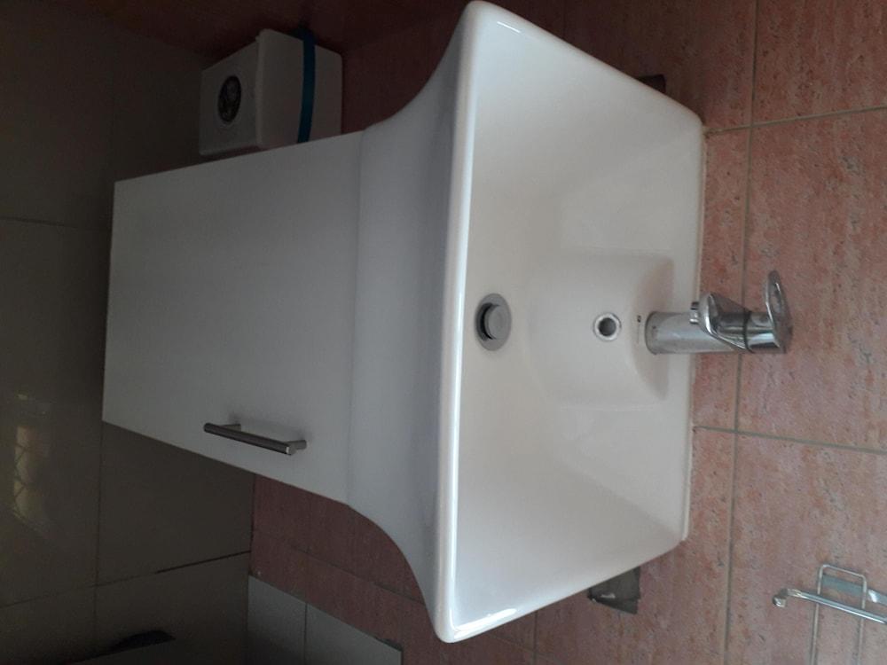 Newlands East Home With A Beautiful View