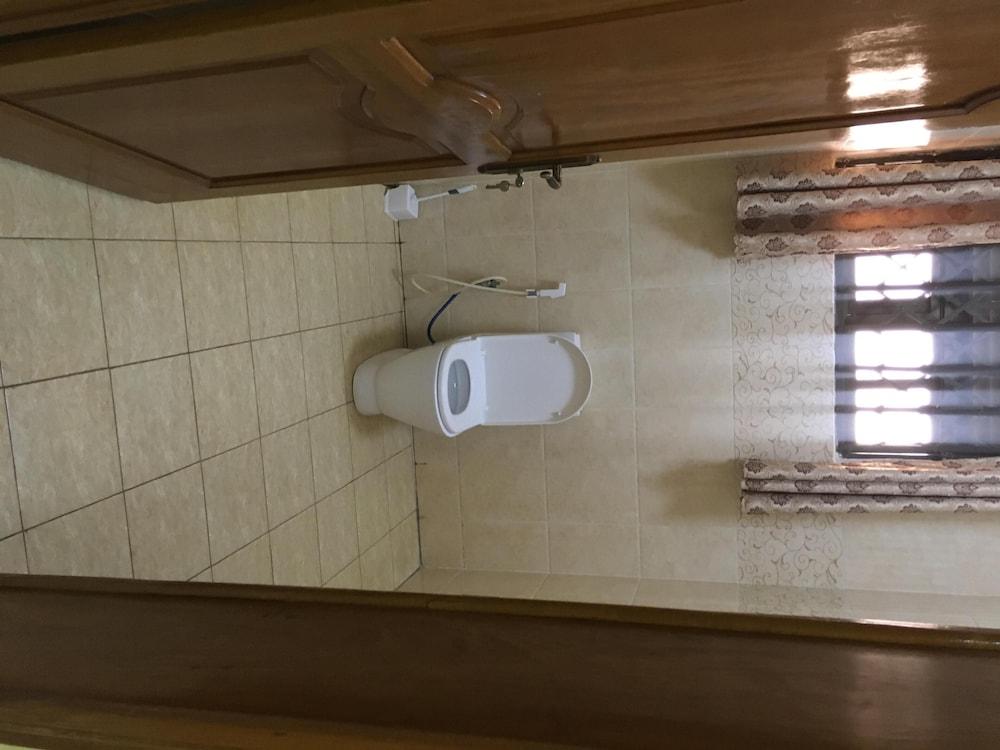 Room in House - Private Room With Jacuzzi in Kigali