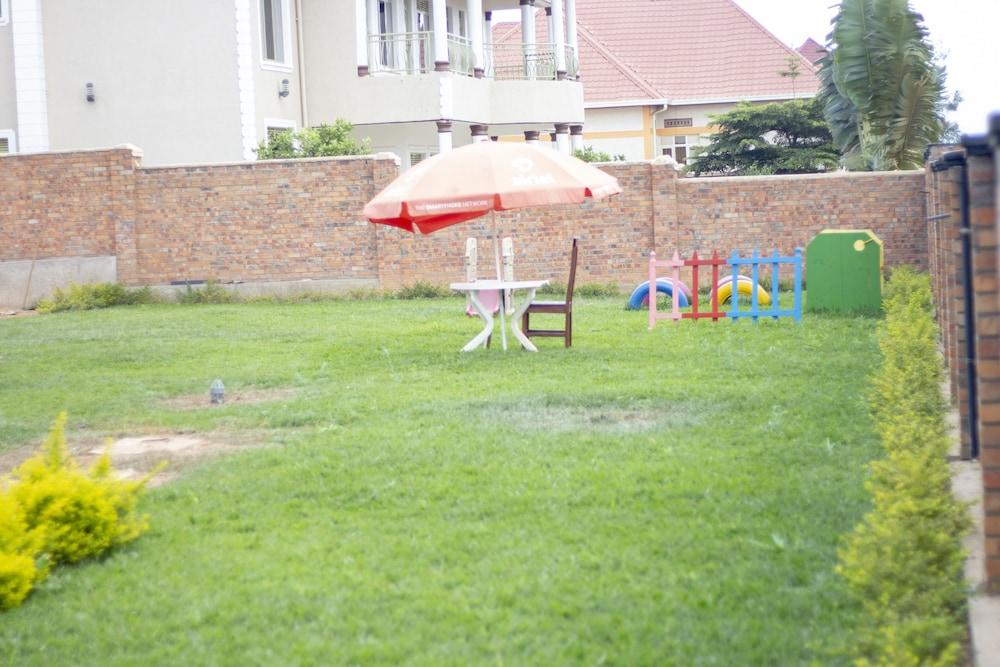 Spacious Double Room Muhazi Myplace