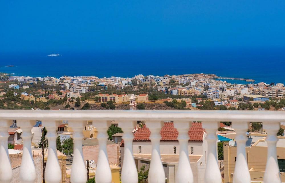 Room in Guest Room - Sun Shine Senior Suite Full View