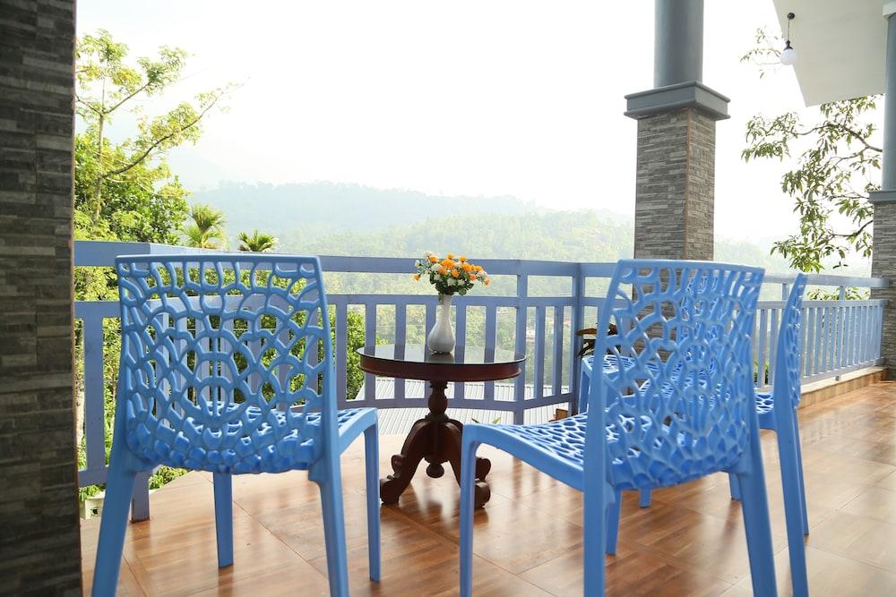 Room-1 Bedroom With Balcony Mountain Vie