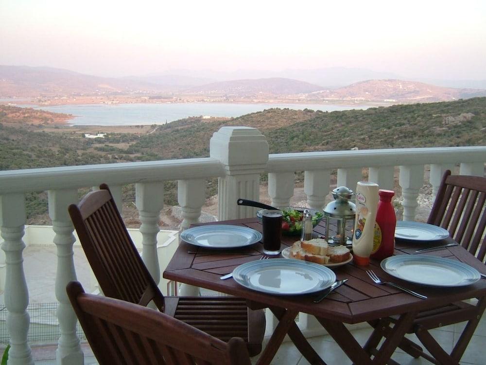 Stunning 4 Bedroom Private Villa - With Pool