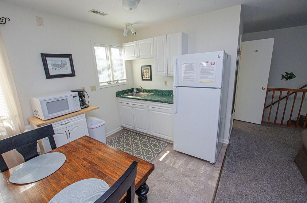 Urbanna Vacation Station - A Waterfront Oasis