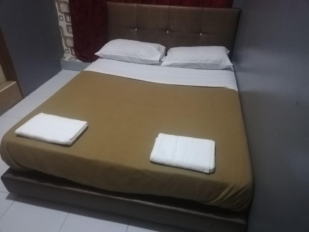 SPOT ON 90095 Slk Hotel