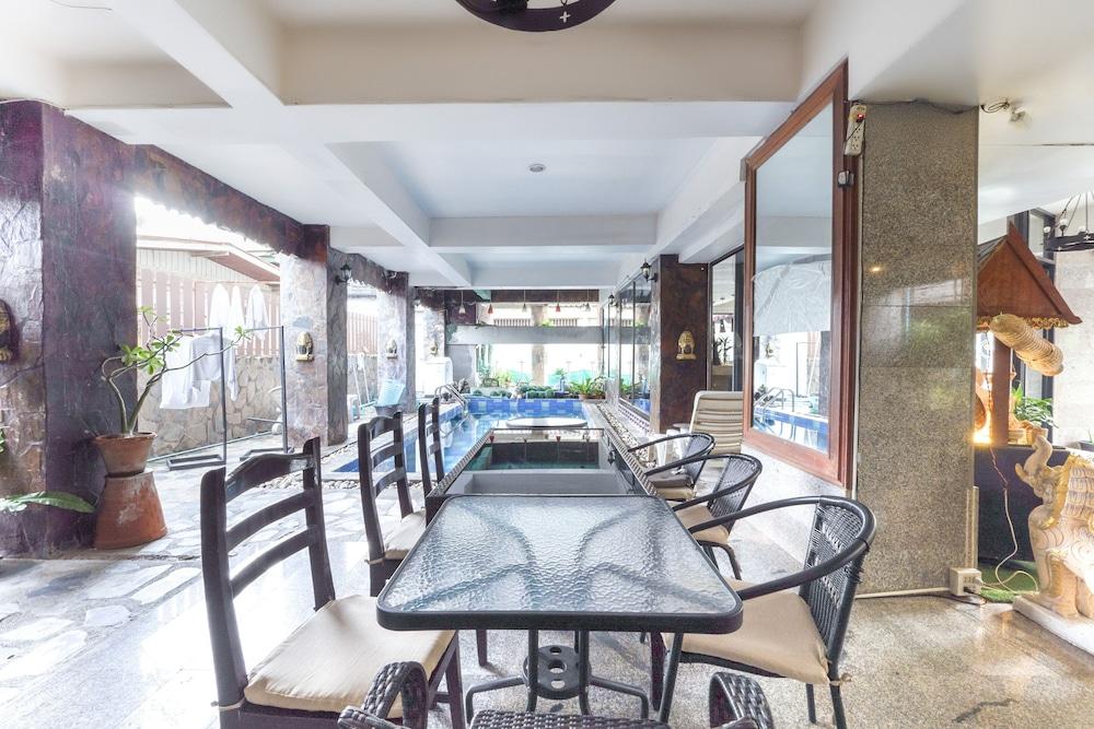 OYO 75316 Capital Residence