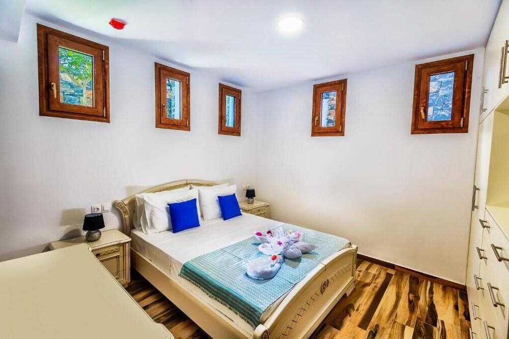 Turtuli Villas by Checkin