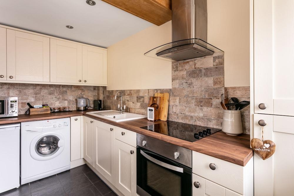 Maggie Puddle Cottages