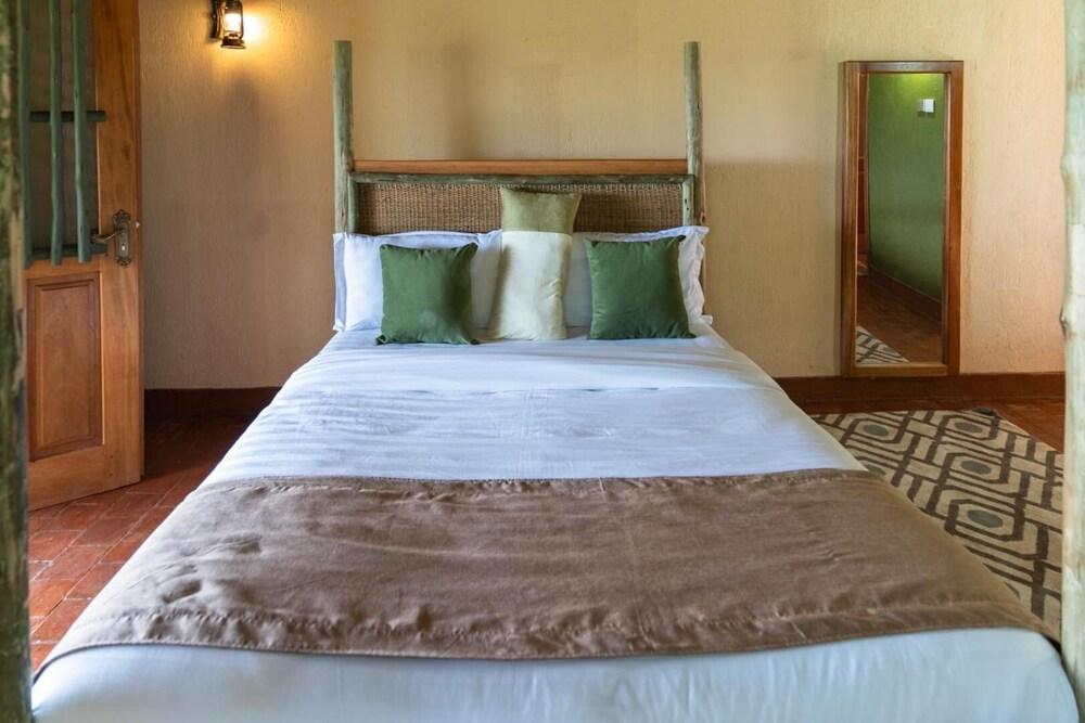 Kikorongo Safari Lodge