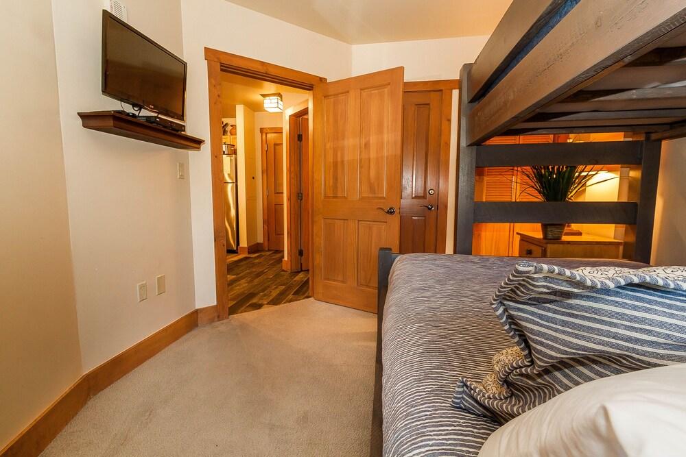 Expedition Station by Summit County Mountain Retreats