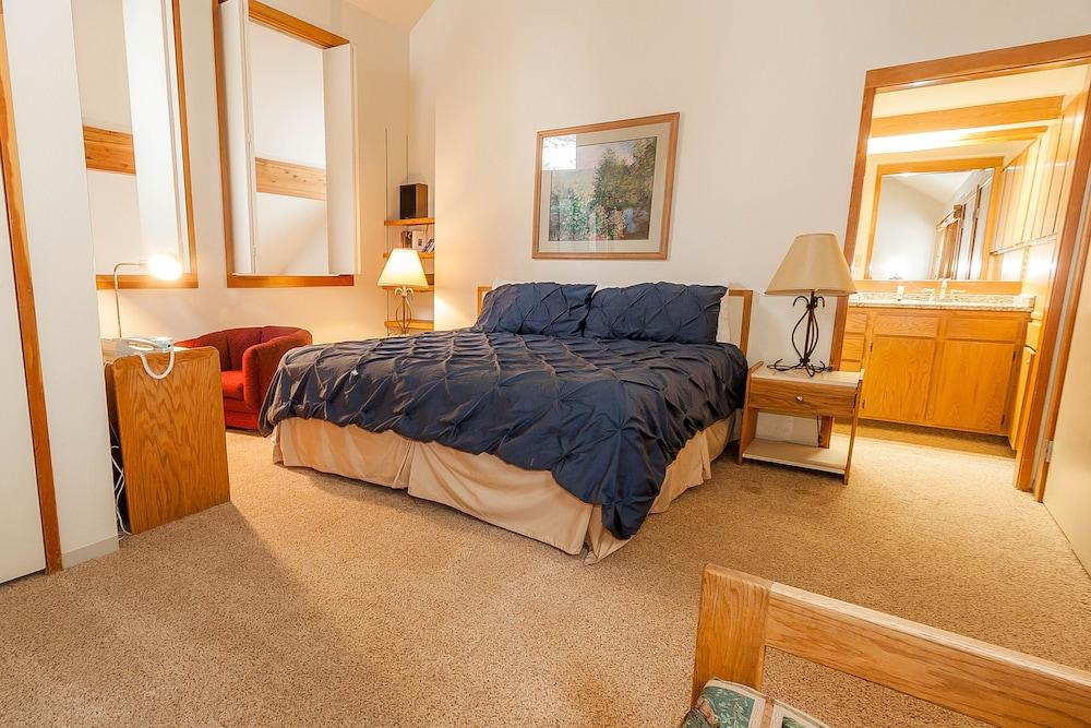 Quicksilver by Summit County Mountain Retreats