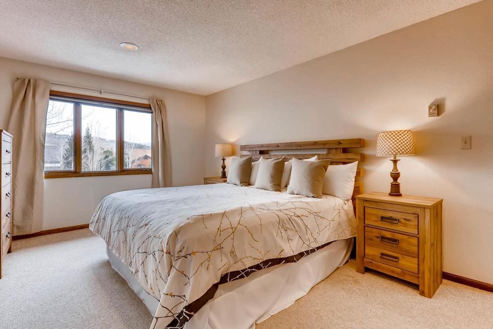 Hawn Drive by Summit County Mountain Retreats