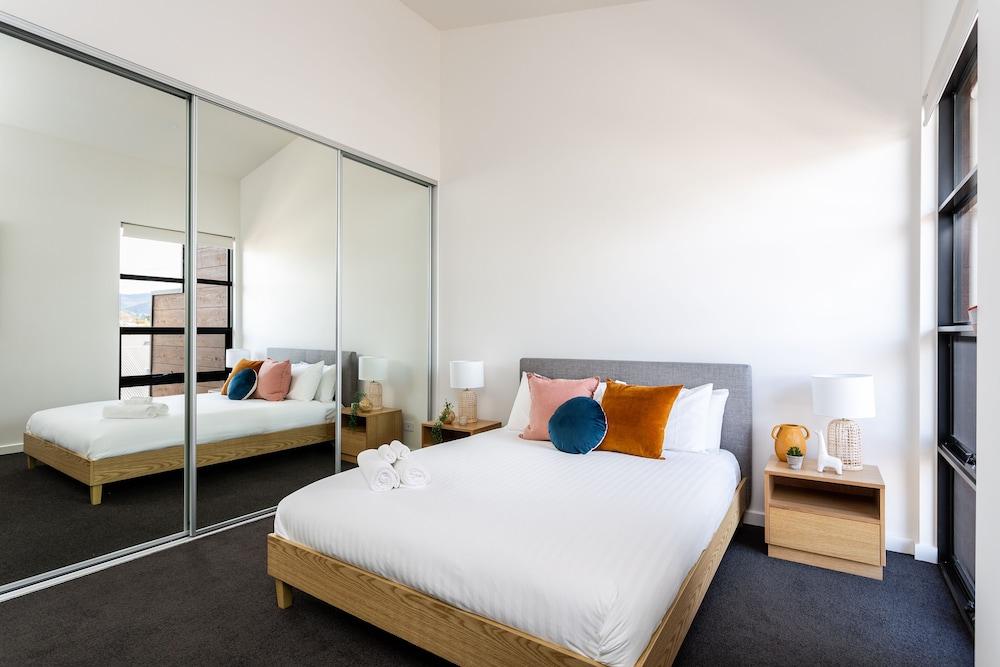 Little Grenfell Apartments by Urban Rest