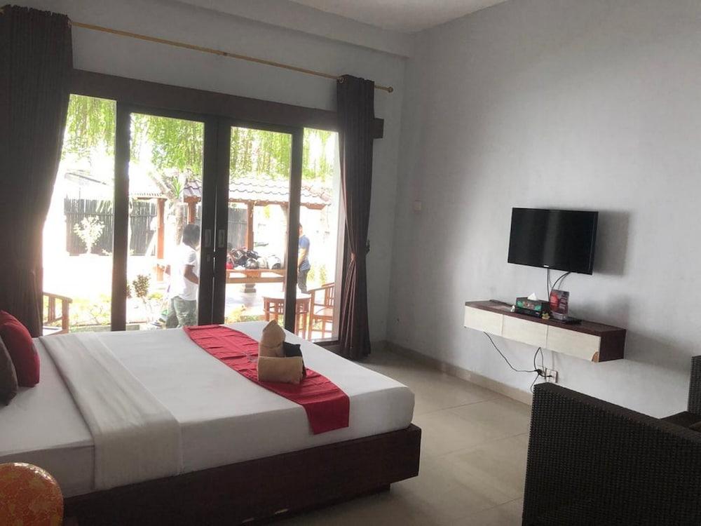 RedDoorz near Jimbaran Beach 2