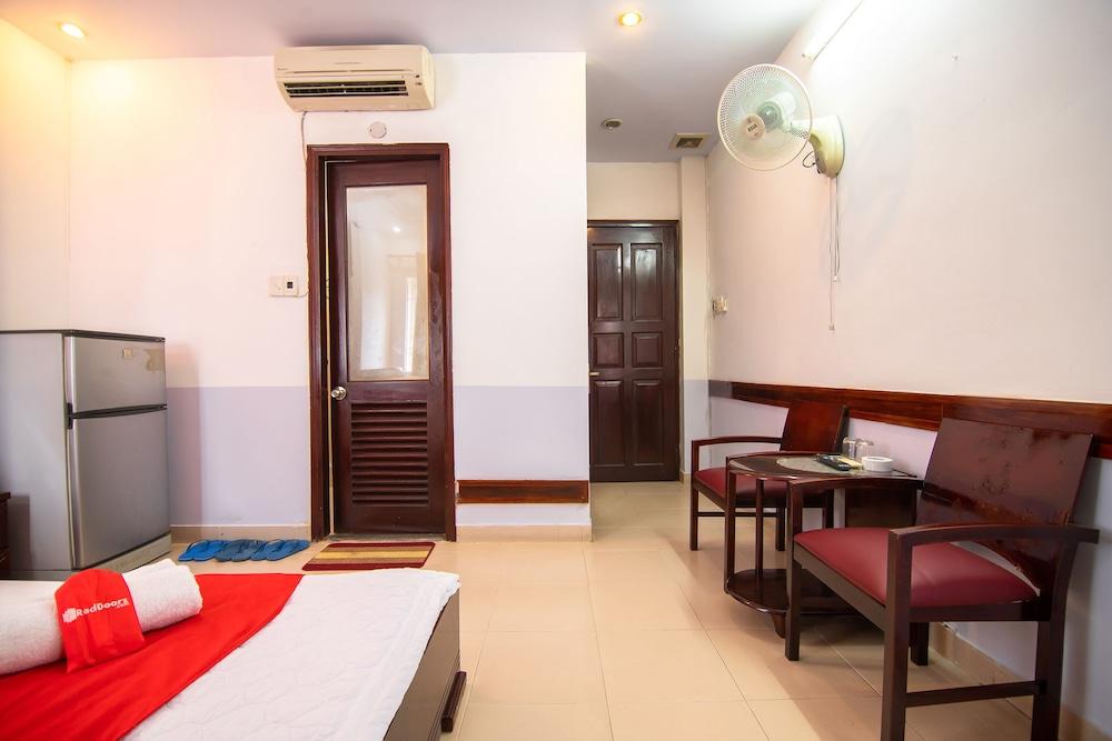RedDoorz @ Hoang Minh Hotel