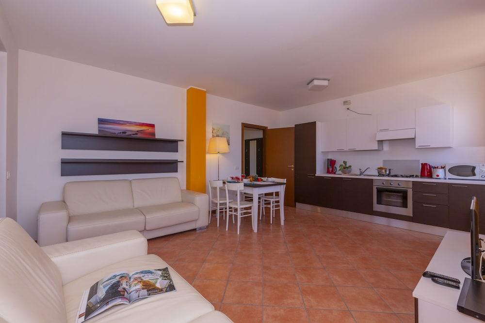 Fontana Del Lago Apt. 11