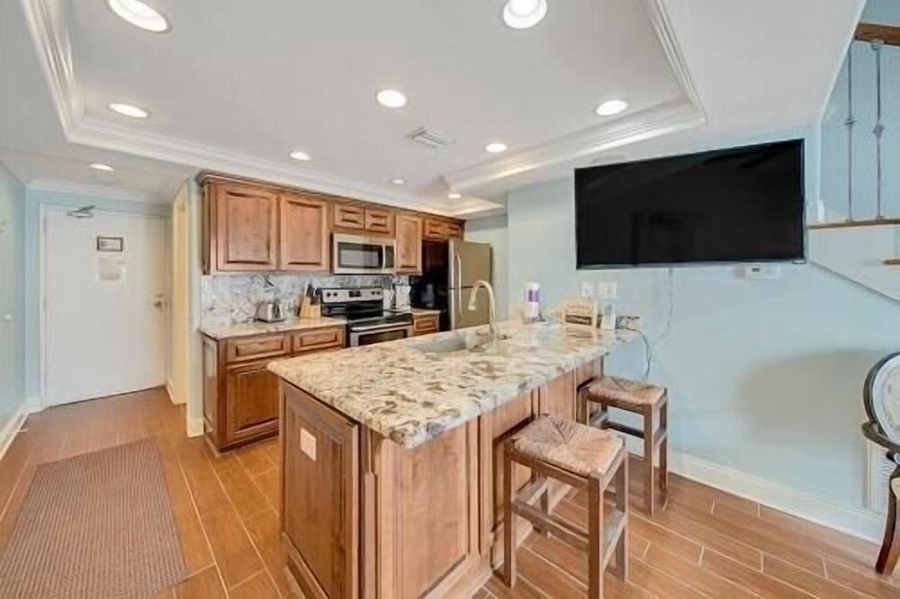 Sugar Beach 348 1 Bedroom Condo by Redawning