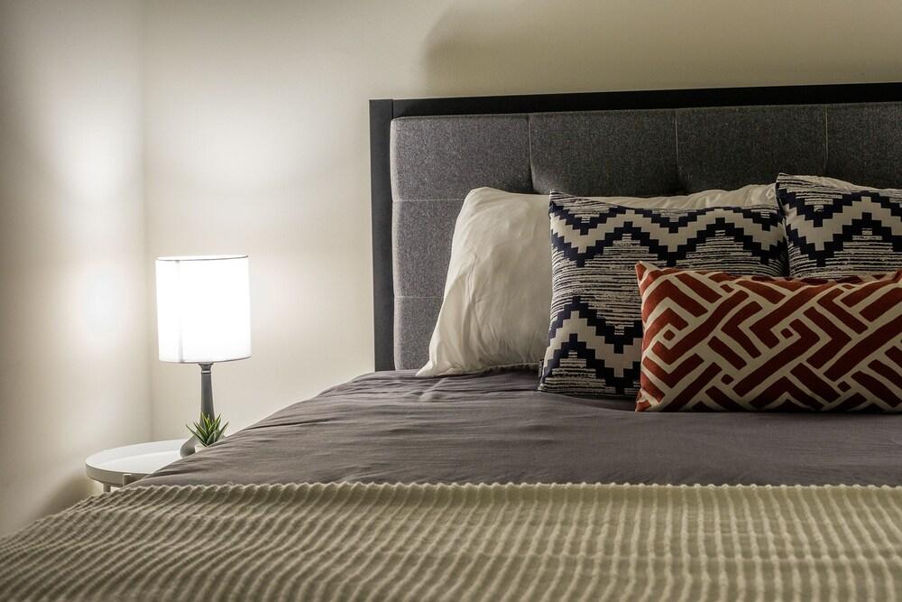 FRONTDESK Maxwell Lofts Milwaukee Walker's Point