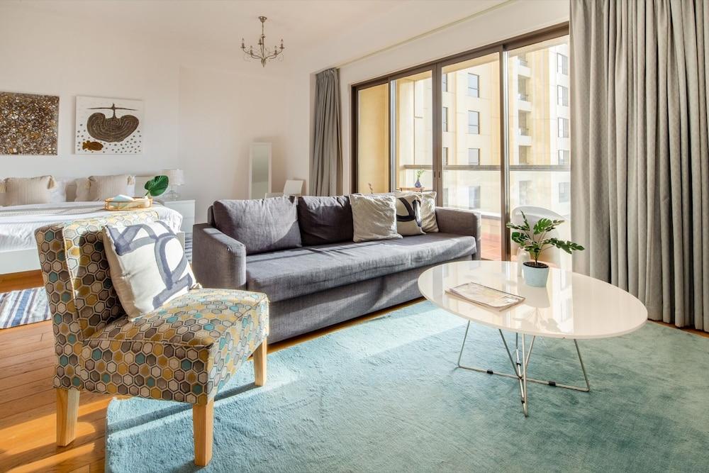 Full Sea View! Bright + Beautiful Studio in Jbr!