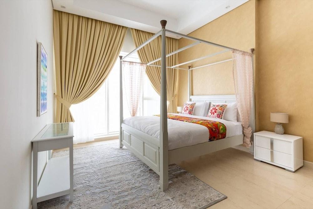 Unique Designer-inspired 3BR in Downtown Dubai