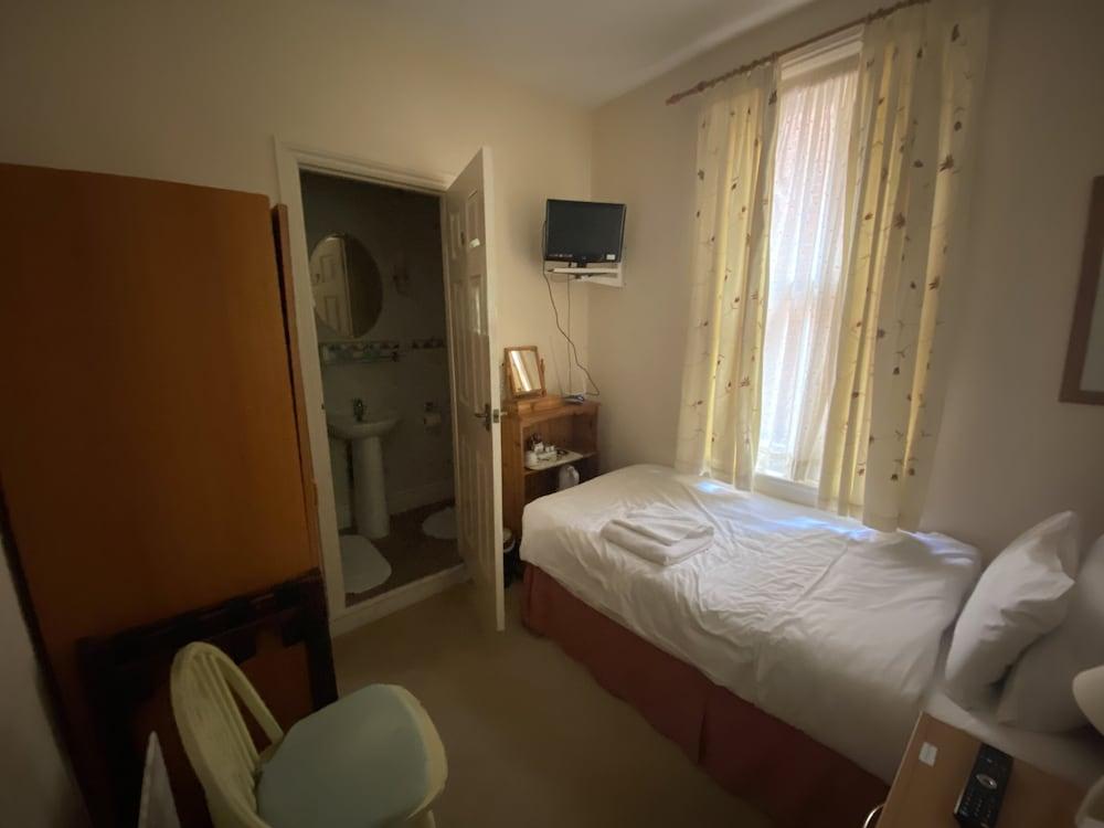 Pickwicks Guest House