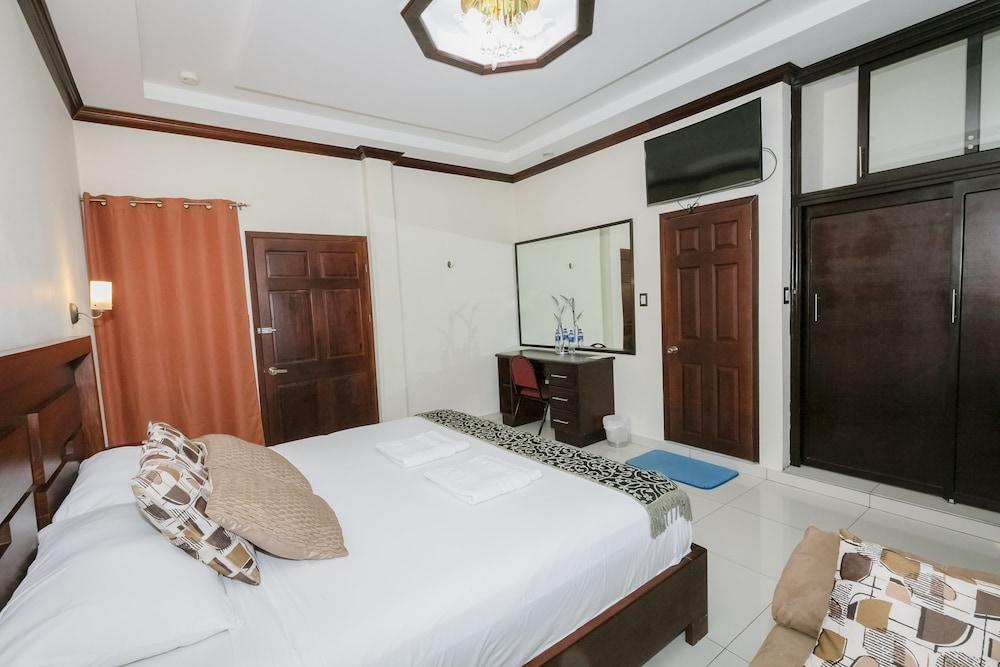 Hotel Mediterraneo Inn