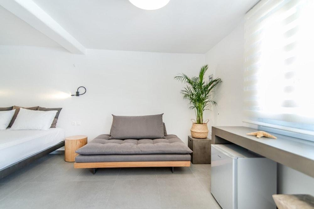 Onar Hotel and Suites