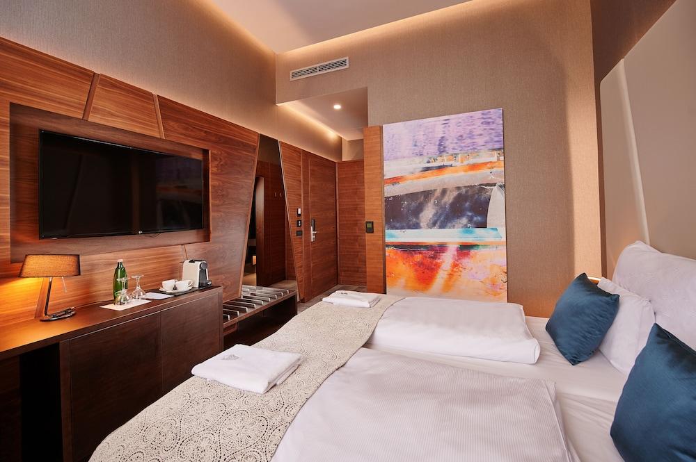 Artis Boutique Hotel