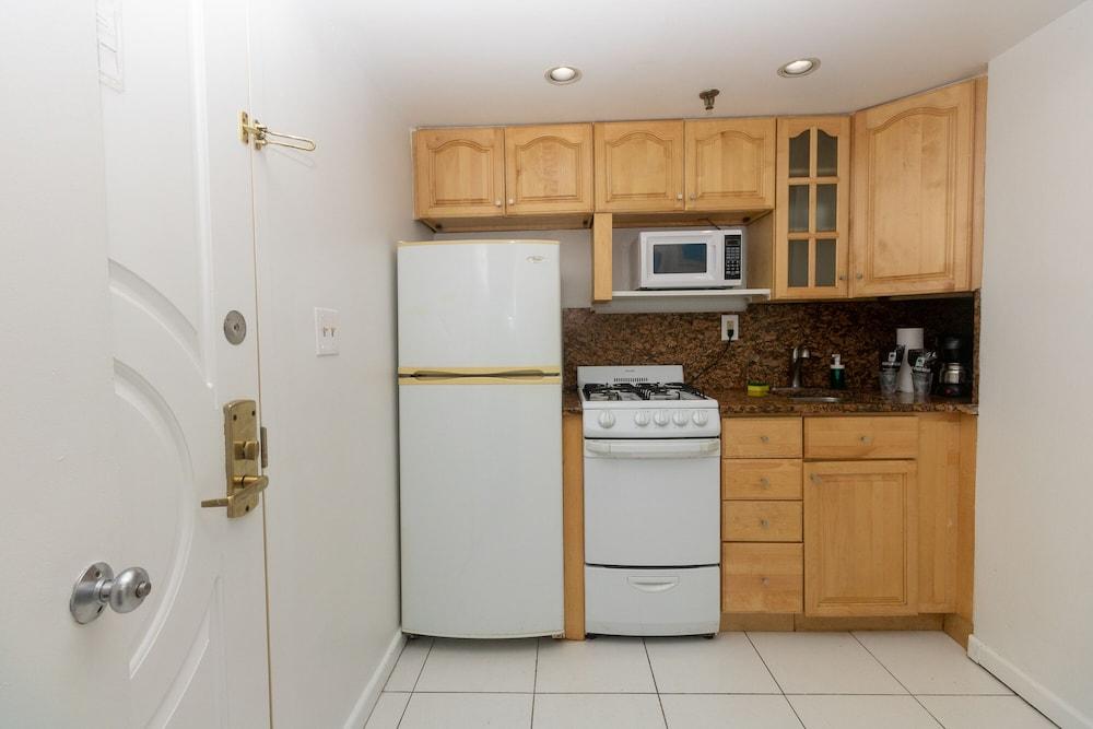 341 APT Hollywood Beach