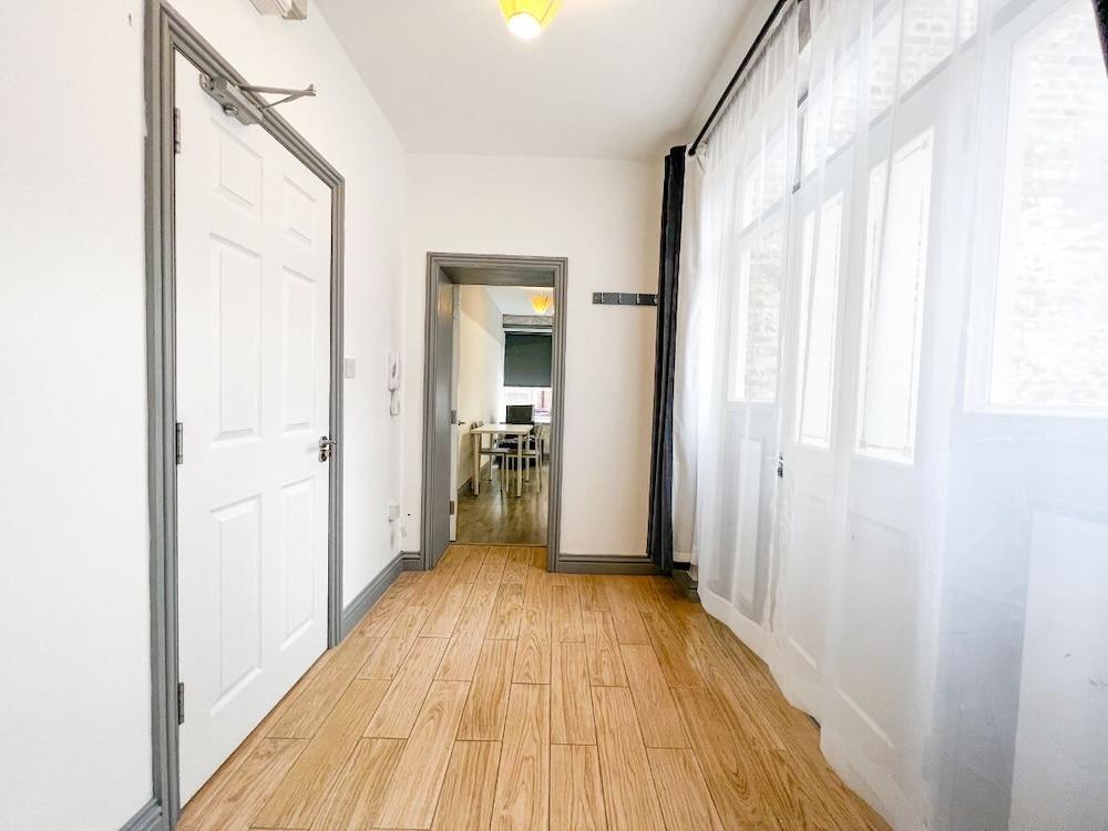 The Quayside Apartment Hotel