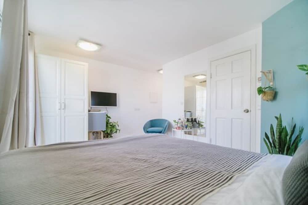 Ben Yehuda Rooftop Apartments