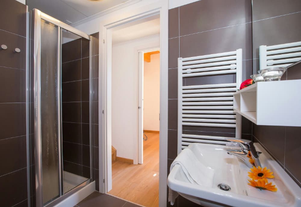 Paradiso del Lago B2