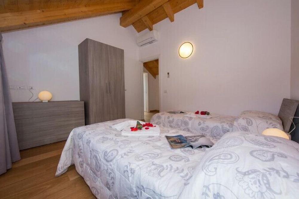 Paradiso del Lago T2