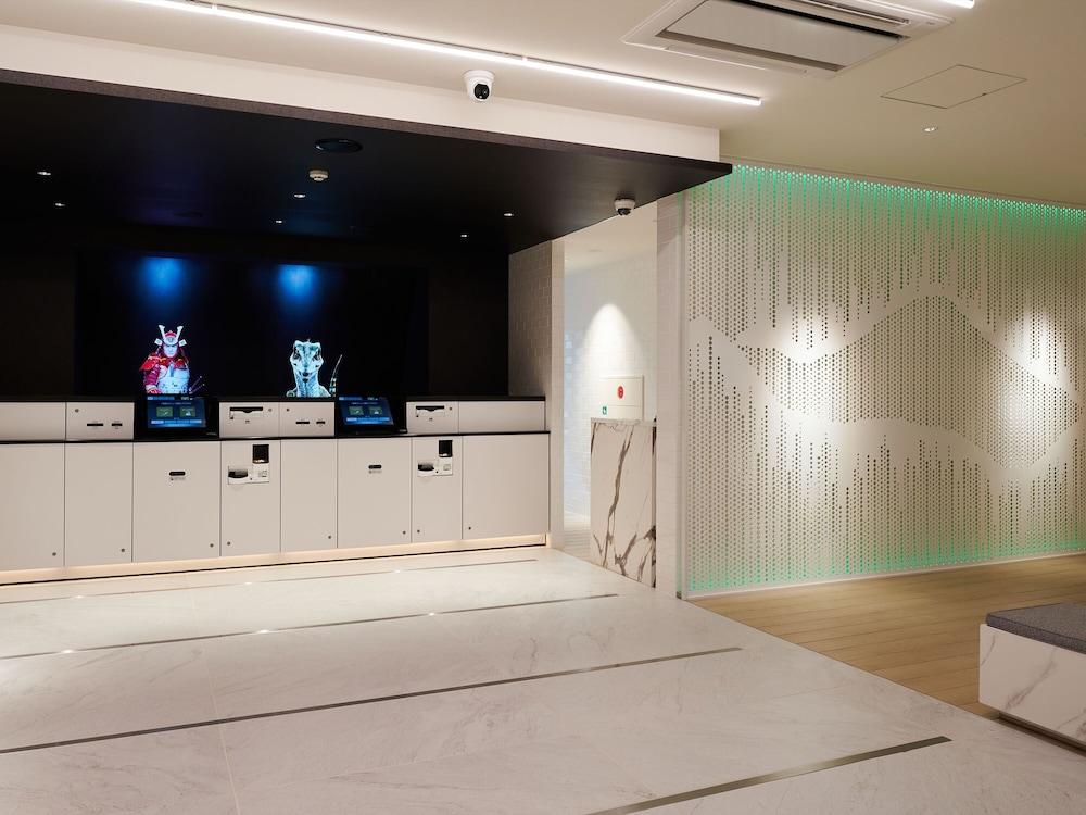 Henna Hotel Komatsu Ekimae