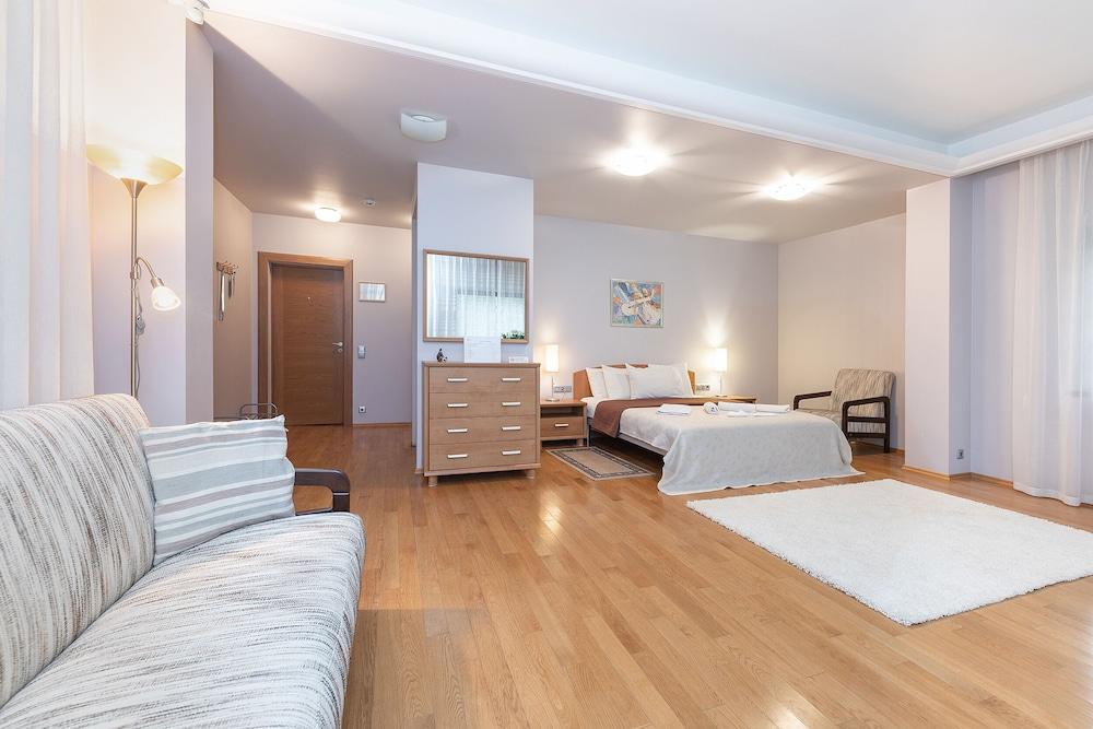 Room in Guest Room - Valensija - Large Suite Apartment