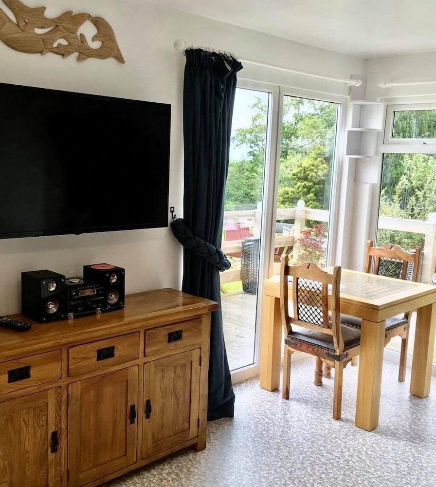 Stunning 2-bed Cottage Countryside Outside Ayr