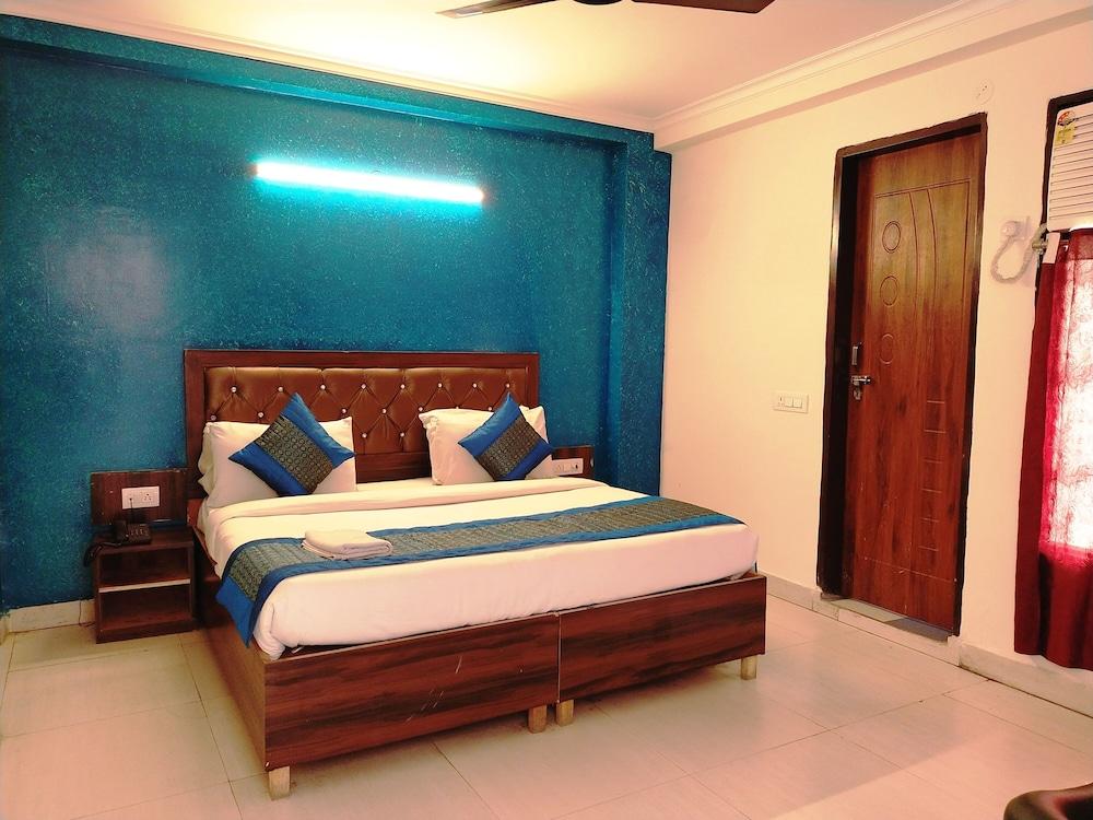 River Front Hotel Delhi