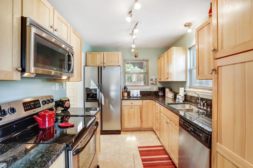 Vista de Colores by Kokopelli Property Management