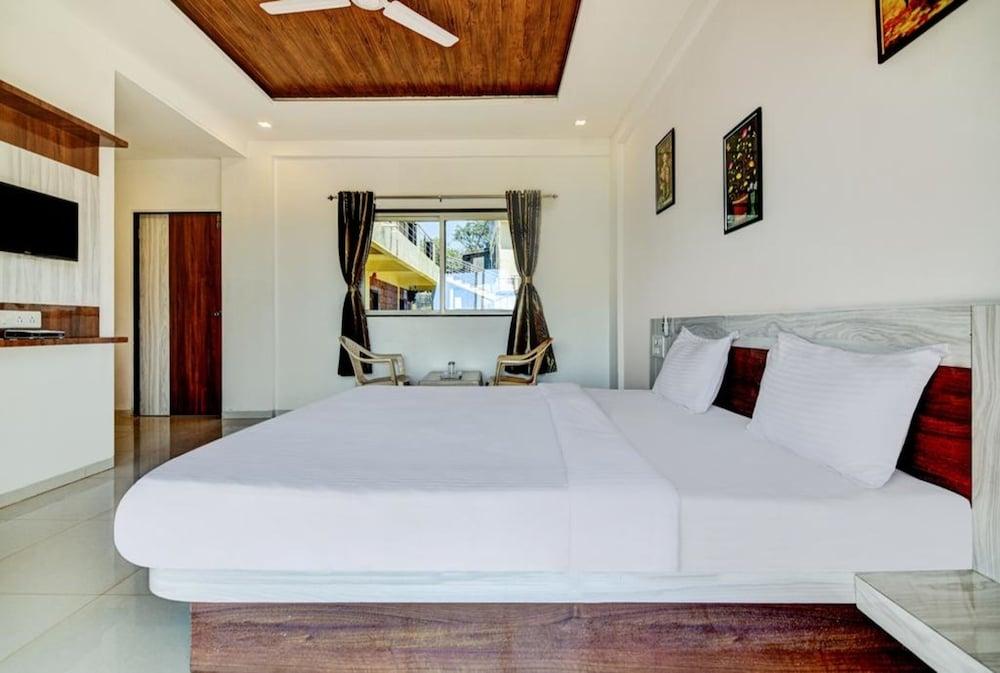 Aditya Hill View Inn