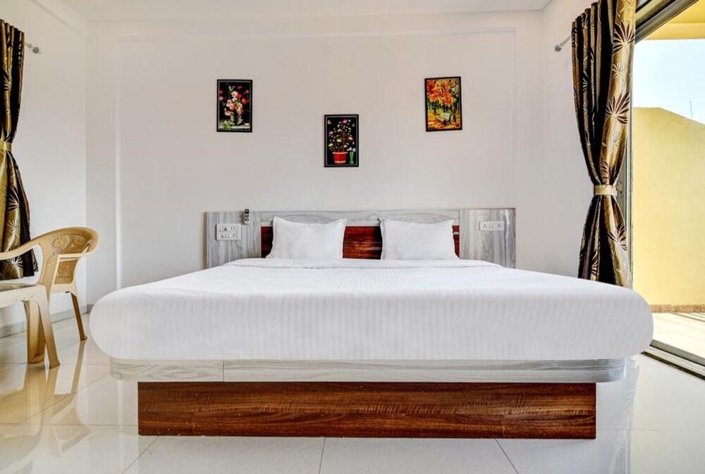 Aditya Hill View Inn