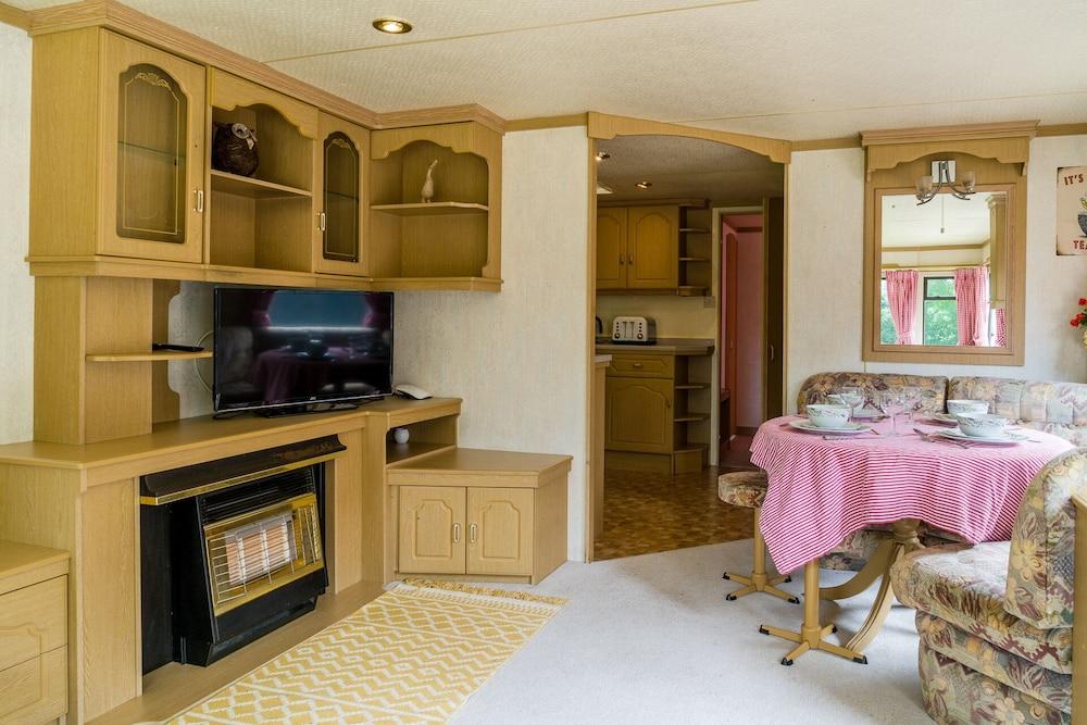 Tadpole Retreat:sleeps 4, Kitchen, Bathroom&lounge