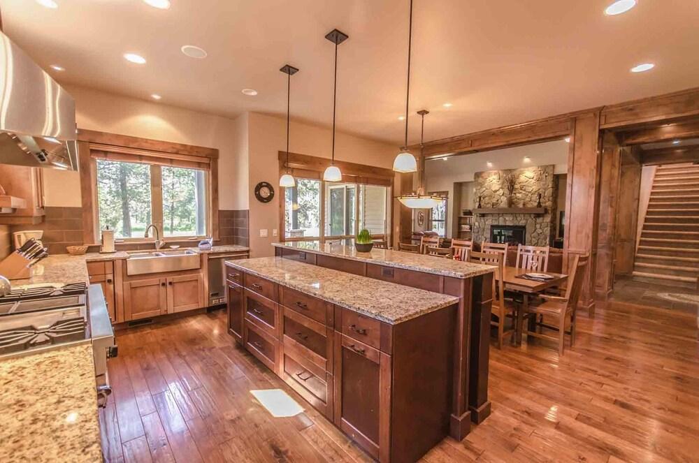 Virginia Rail Lane 9