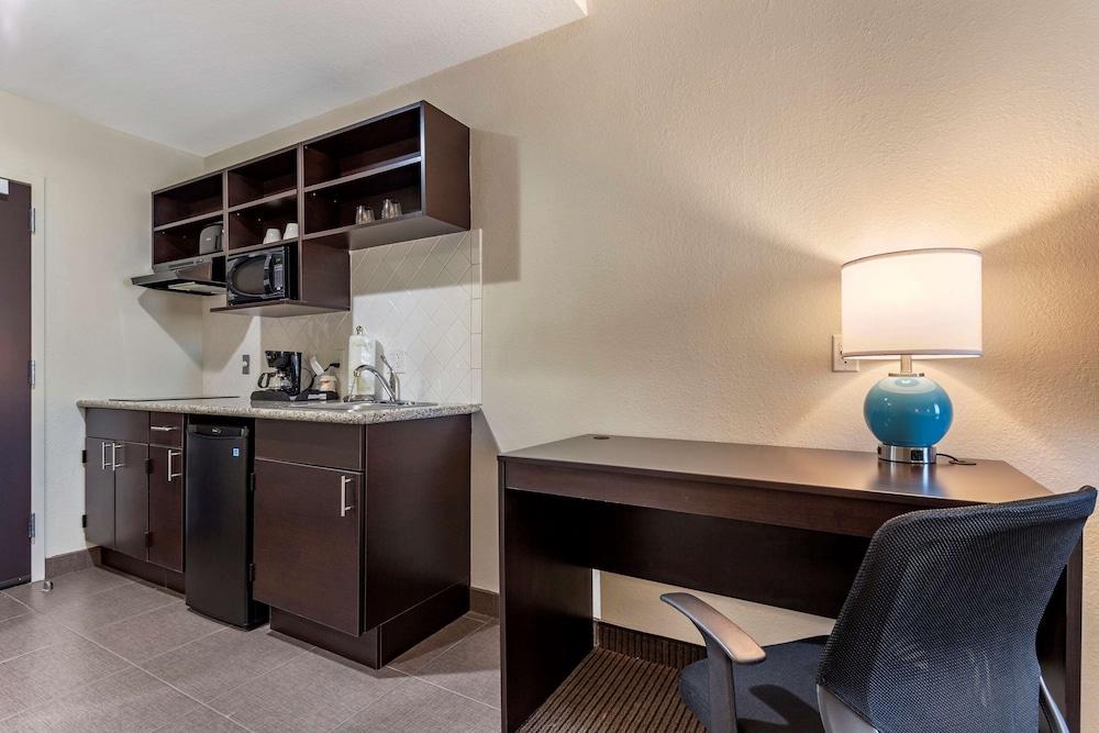 Sleep Inn & Suites Waller