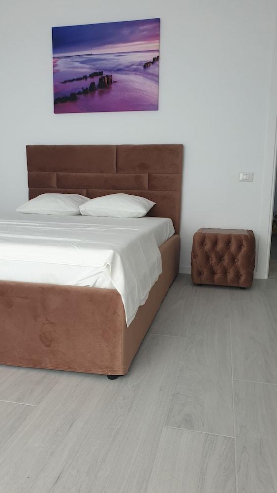 Maritimo Luxury ApartHotel