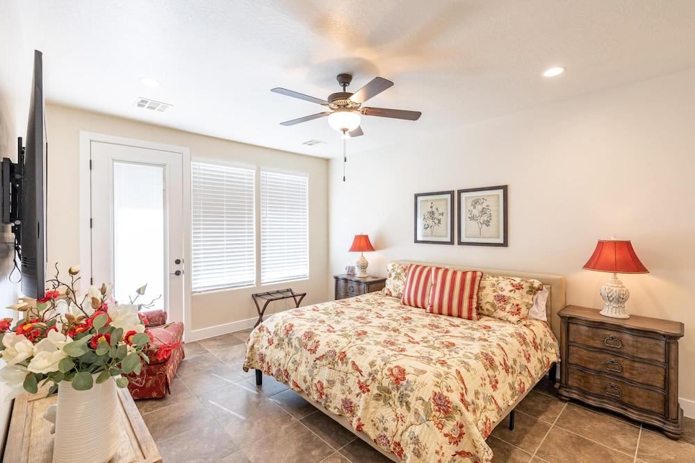 Red Rock & Turned Wood Escape