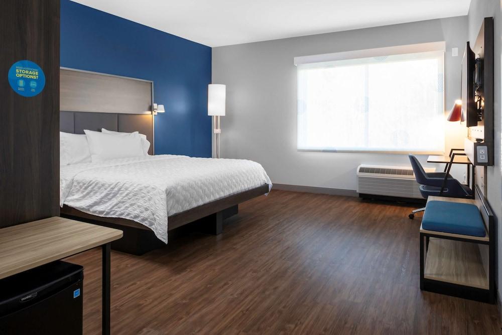 TRU by Hilton Lynchburg