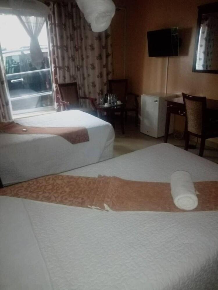 Fatmols Executive Lodge