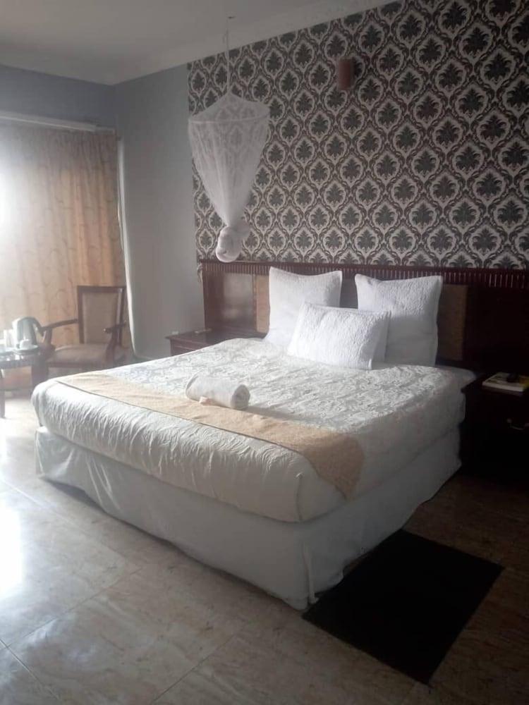 Fatmols Executive Lodge