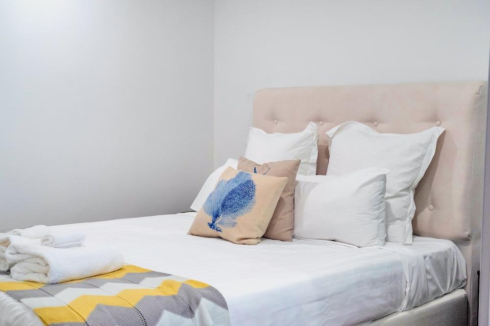 Spacious 2 Bedroom CBD Apt